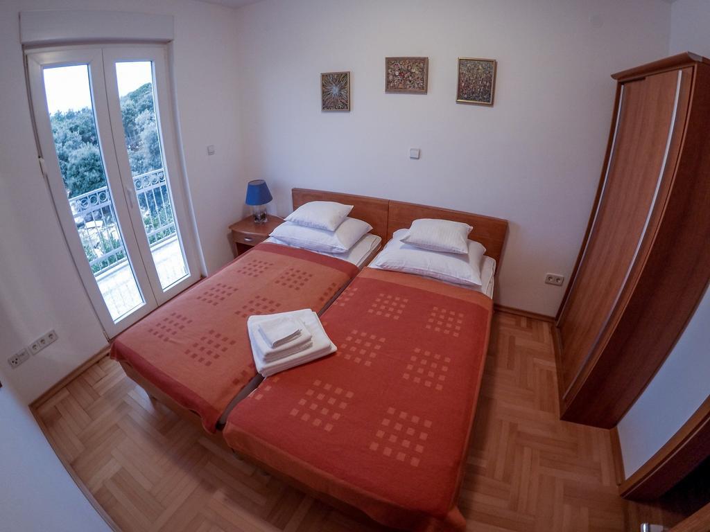 Apartments Car Kampor Rom bilde