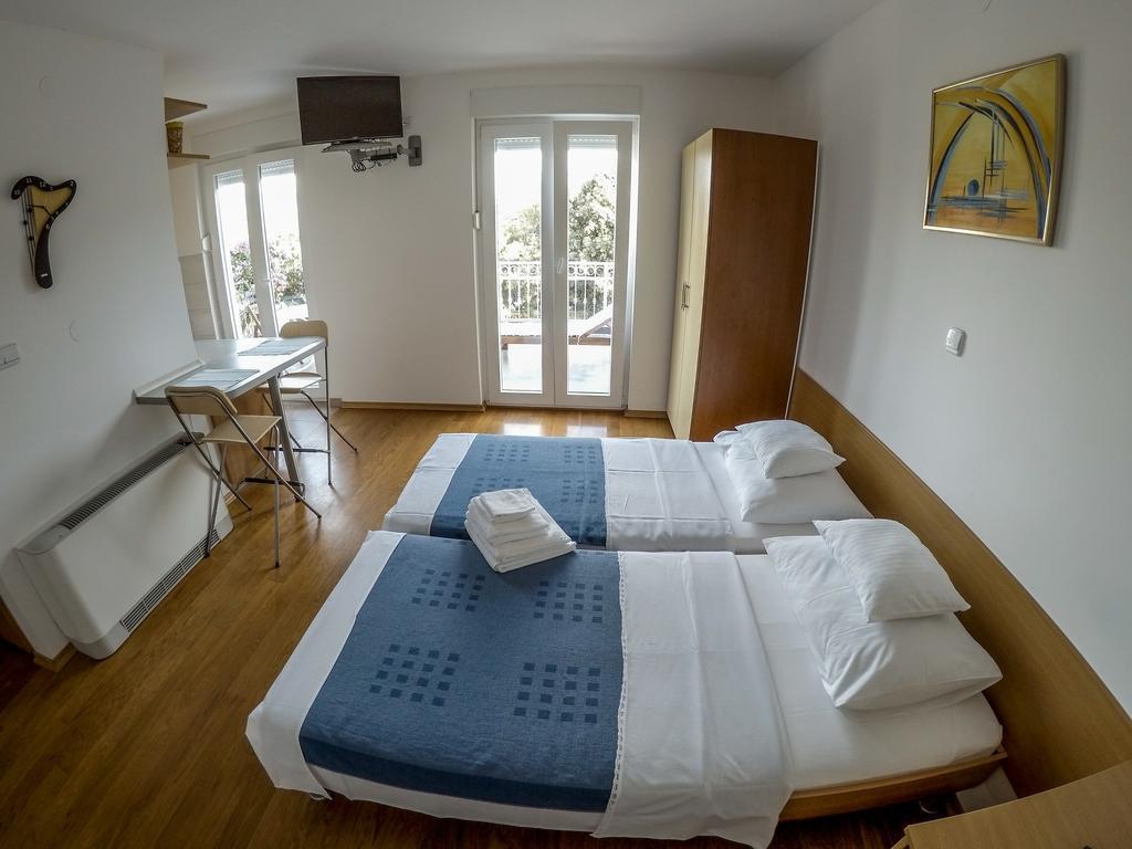Apartments Car Kampor Rom bilde